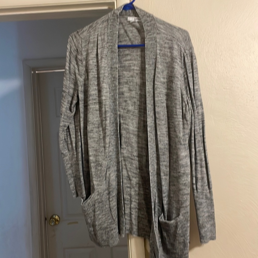 Heathered gray cardigan size L